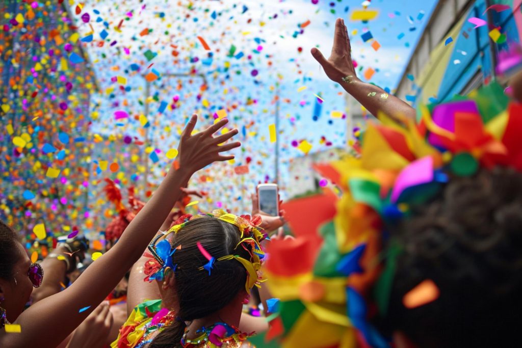 carnaval-brasileiro-pessoas-felizes-a-atirar-confetes-1024x683 eLicita<b>Dica</b>